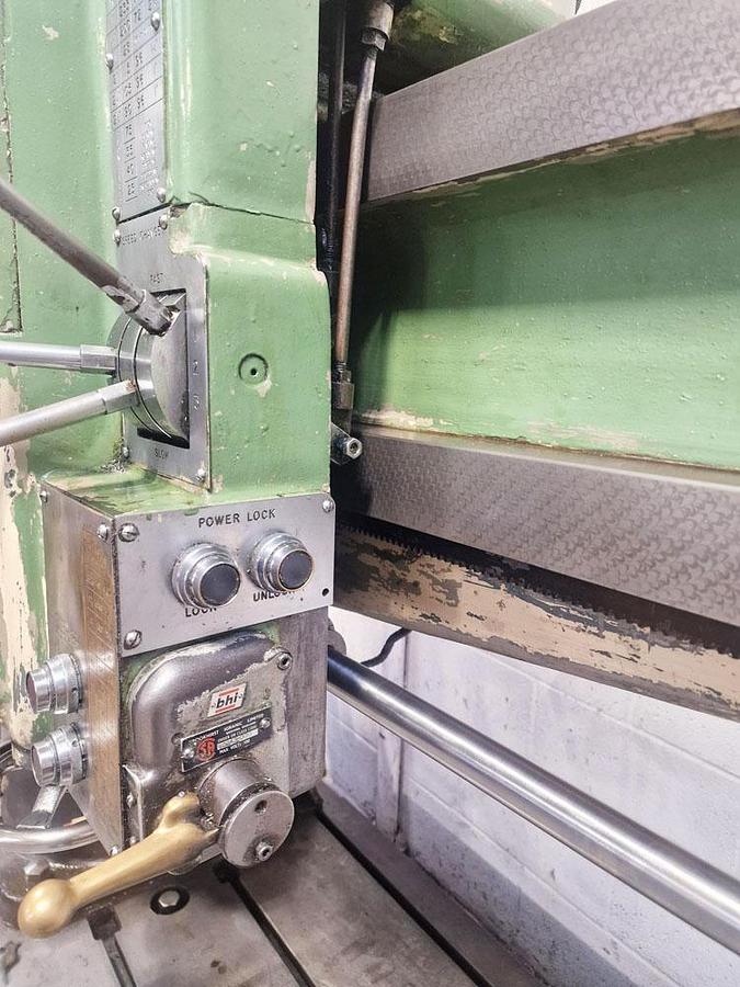 Used KITCHEN & WALKER E2 4'6" RADIAL ARM DRILL