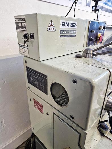 Used TOS TRENCIN SN32 13" x 40" GAP BED CENTRE