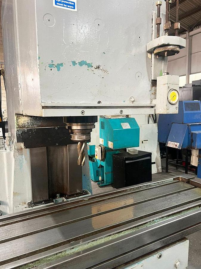 Used CINCINNATI MILACRON  207 MK VERTICAL MILL