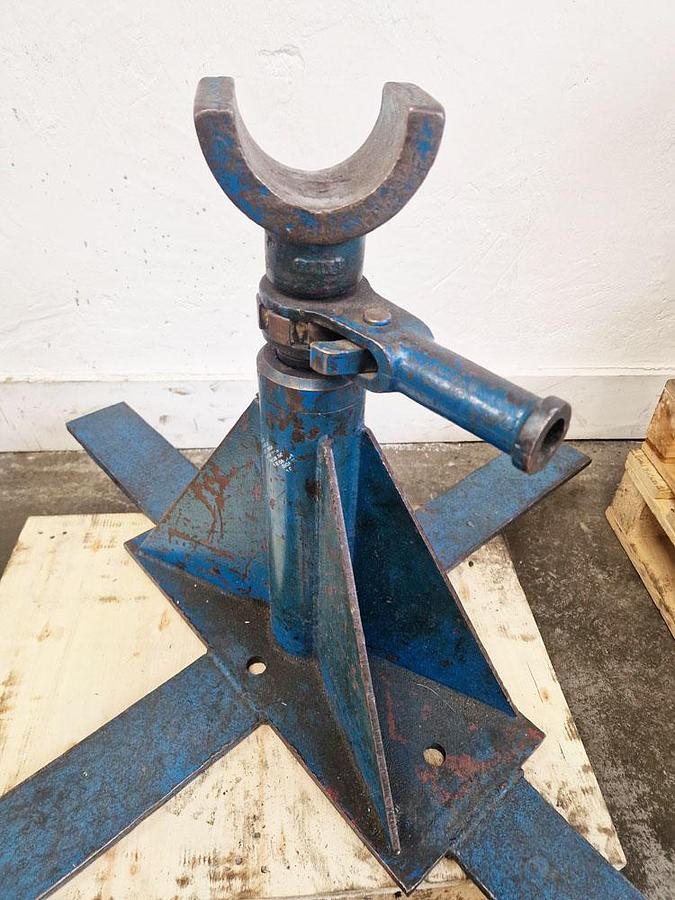 Used UNKNOWN AXLE STANDS