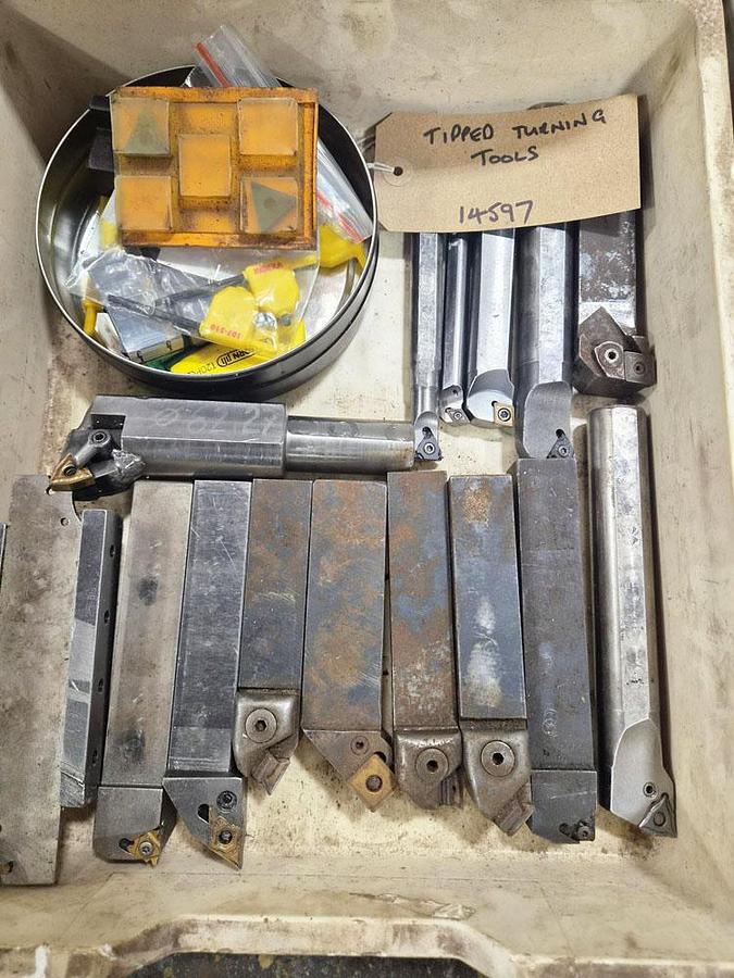 Used UNKNOWN TIPPED TURNING TOOLS