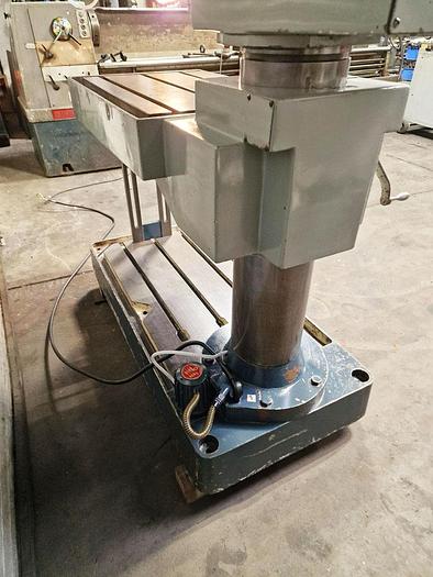 Used RICHMOND CONSUL RADIAL ARM DRILL