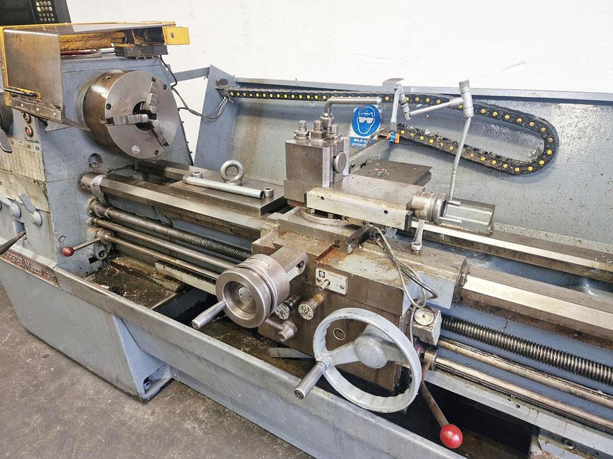 Used COLCHESTER MASCOT 1600 17" x 60" GAP BED CENTRE LATHE