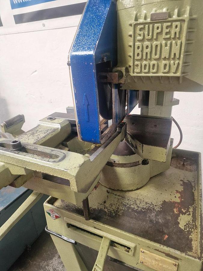 Used SUPER BROWN  300 DV SAW