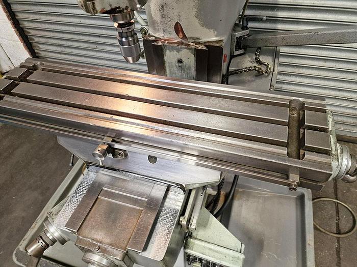 Used BRIDGEPORT SERIES 1 BR2J2 TURRET MILL