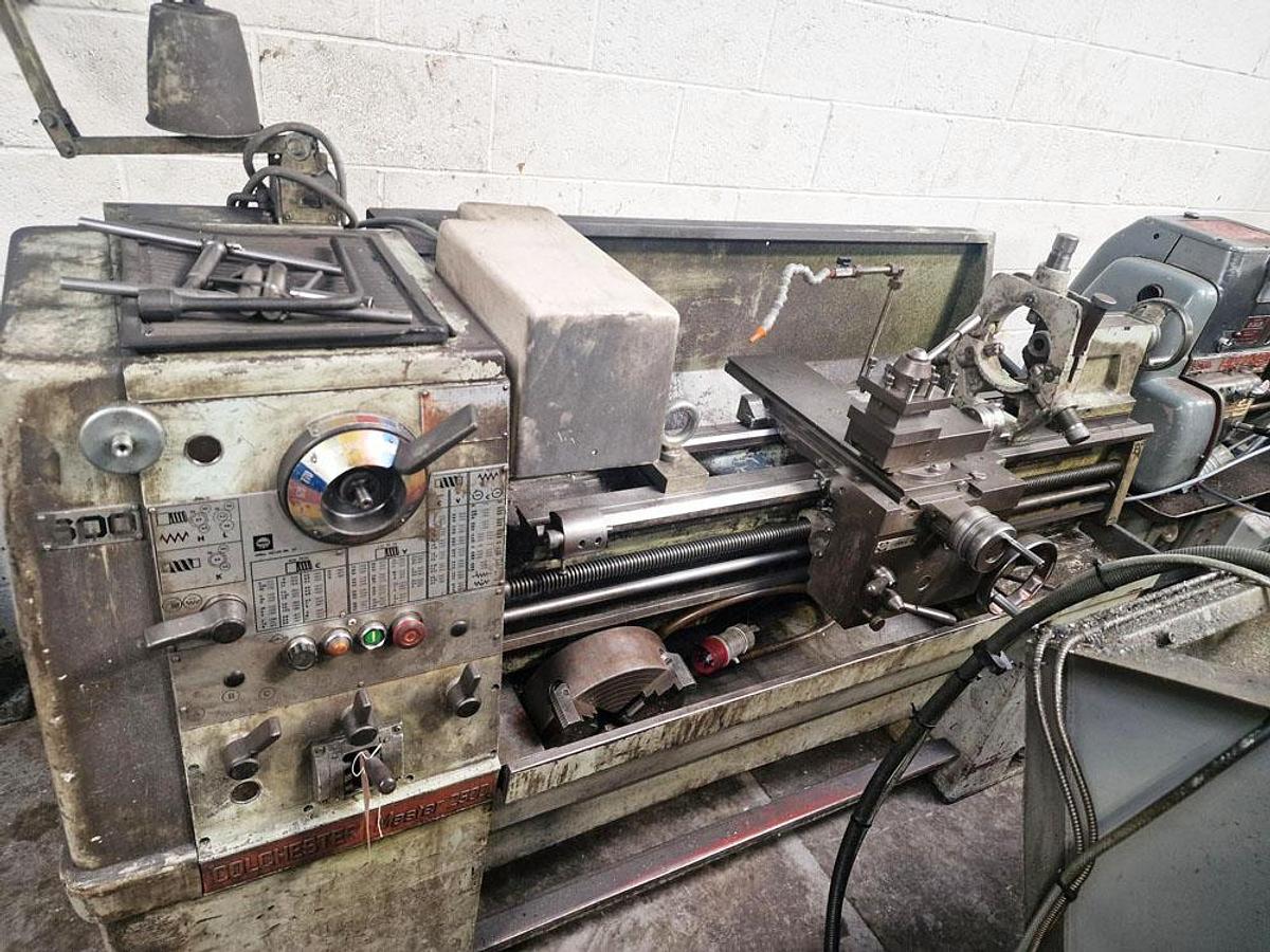 Used COLCHESTER MASTER 2500 13" x 40" GAP BED CENTRE LATHE