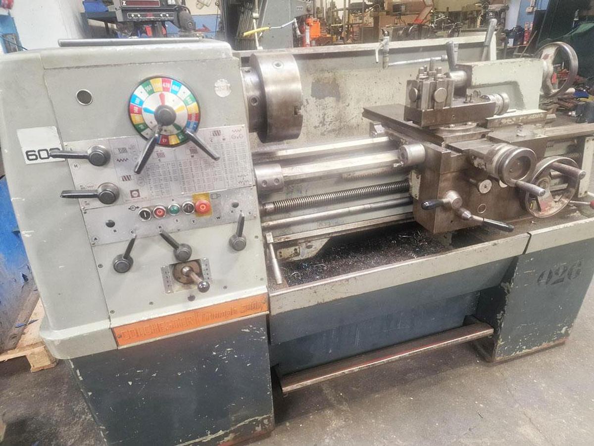 Used COLCHESTER TRIUMPH 2000 15" x 30" STRAIGHT BED CENTRE LATHE