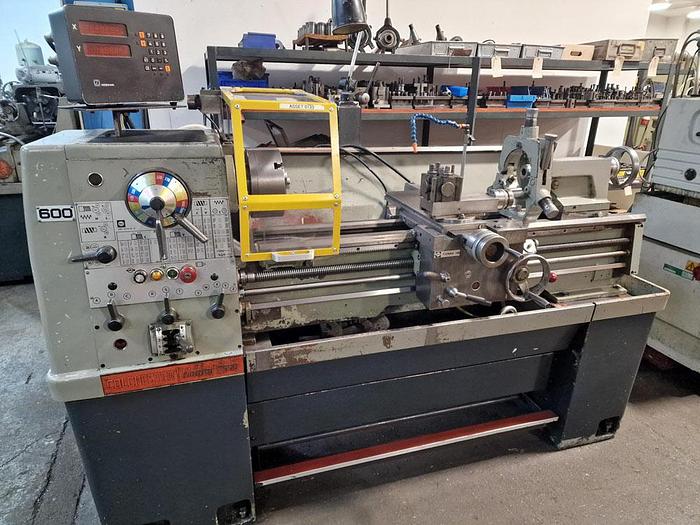 Used COLCHESTER MASTER 2500 13" x 40" GAP BED CENTRE LATHE