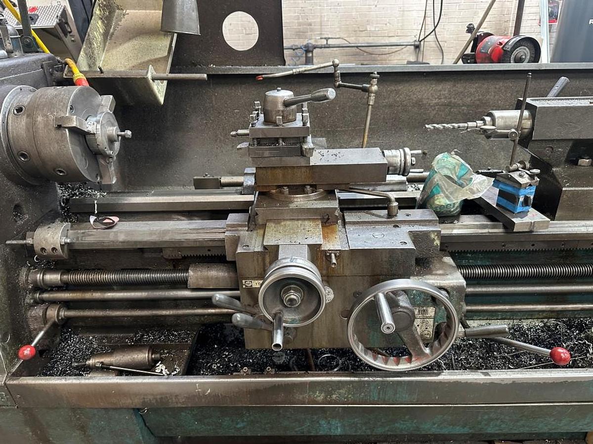 Used COLCHESTER MASCOT 1600 17" x 80" GAP BED CENTRE LATHE