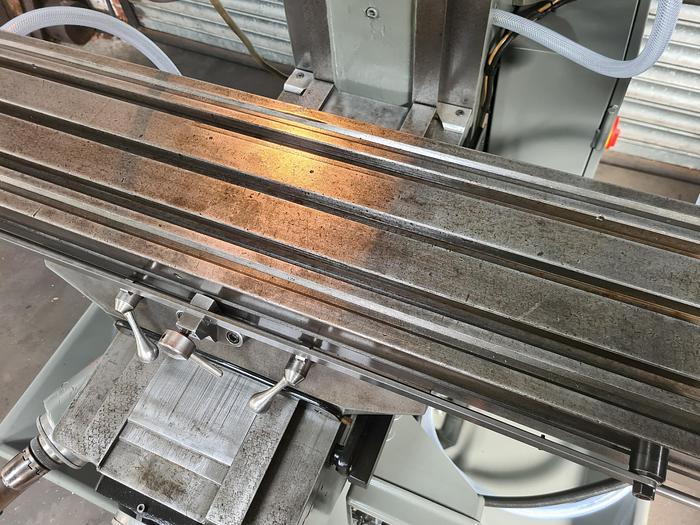 Used BRIDGEPORT SERIES 1 BR2J2 TURRET MILL