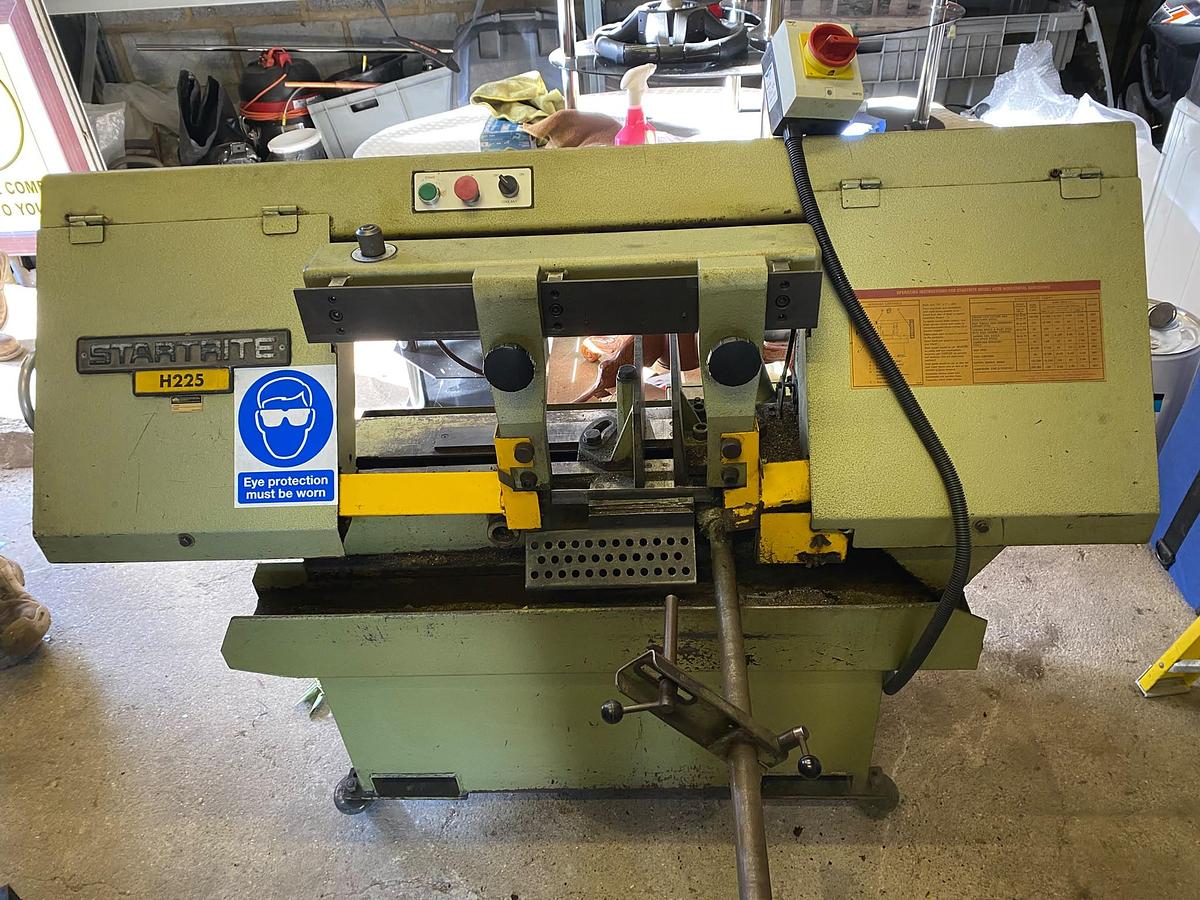 Used STARTRITE H225 HORIZONTAL BANDSAW