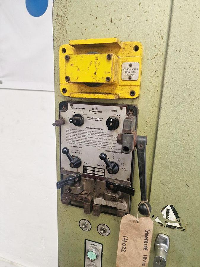 Used STARTRITE 18 V 10 VERTICAL BANDSAW