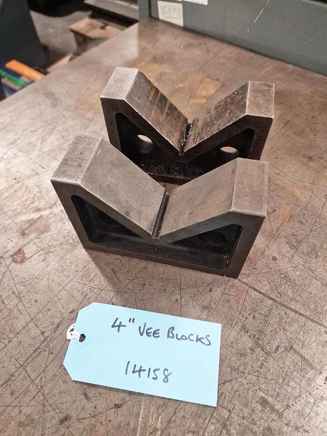 Used UNKNOWN VEE BLOCKS 4"