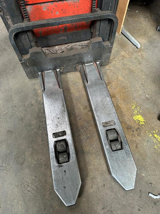 Used LANSING LINDE W4 X372P 02238/2003 Electric Pallet Truck