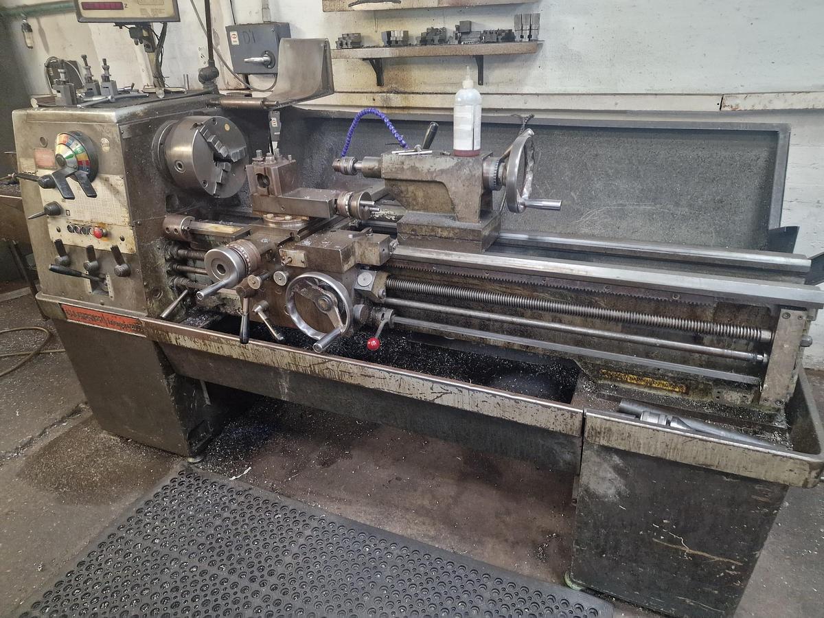 Used COLCHESTER TRIUMPH 2000 15" x 50" GAP BED CENTRE LATHE