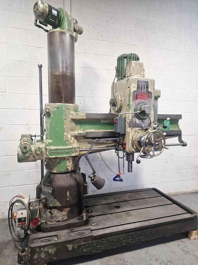Used KITCHEN & WALKER E2 4'6" RADIAL ARM DRILL