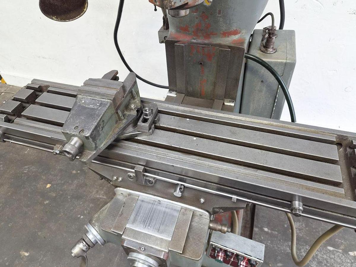 Used BRIDGEPORT BR2J2 TURRET MILL