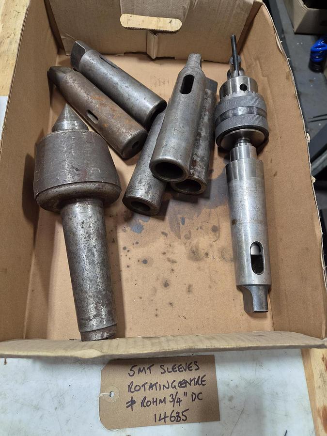 Used UNKNOWN 5 MORSE TAPER SLEEVES, CENTRE & DRILL CHUCK