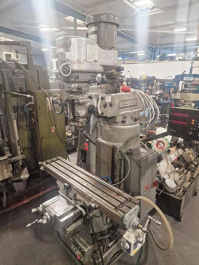 Used BRIDGEPORT SERIES 1 BR2J2 TURRET MILL