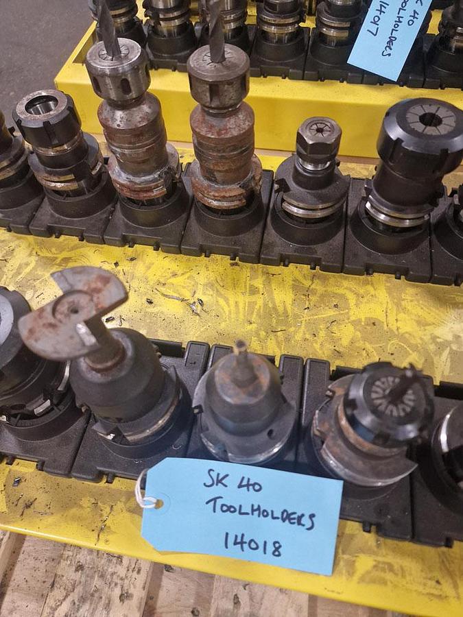 Used UNKNOWN SK40 TOOL HOLDERS