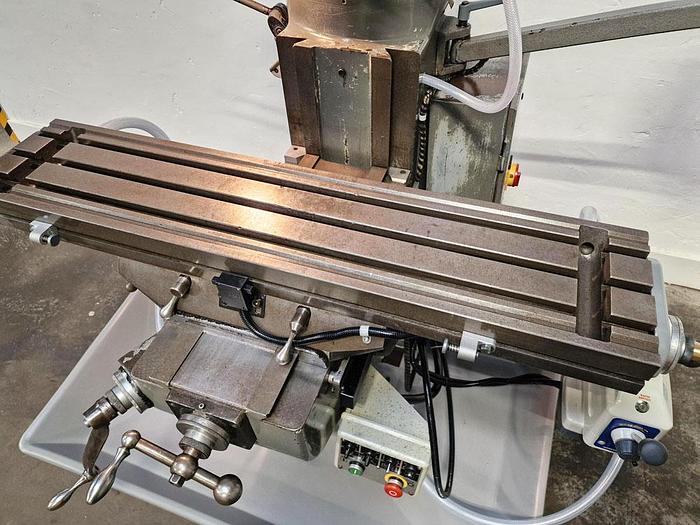 Used BRIDGEPORT SERIES 1 BR2J2 TURRET MILL