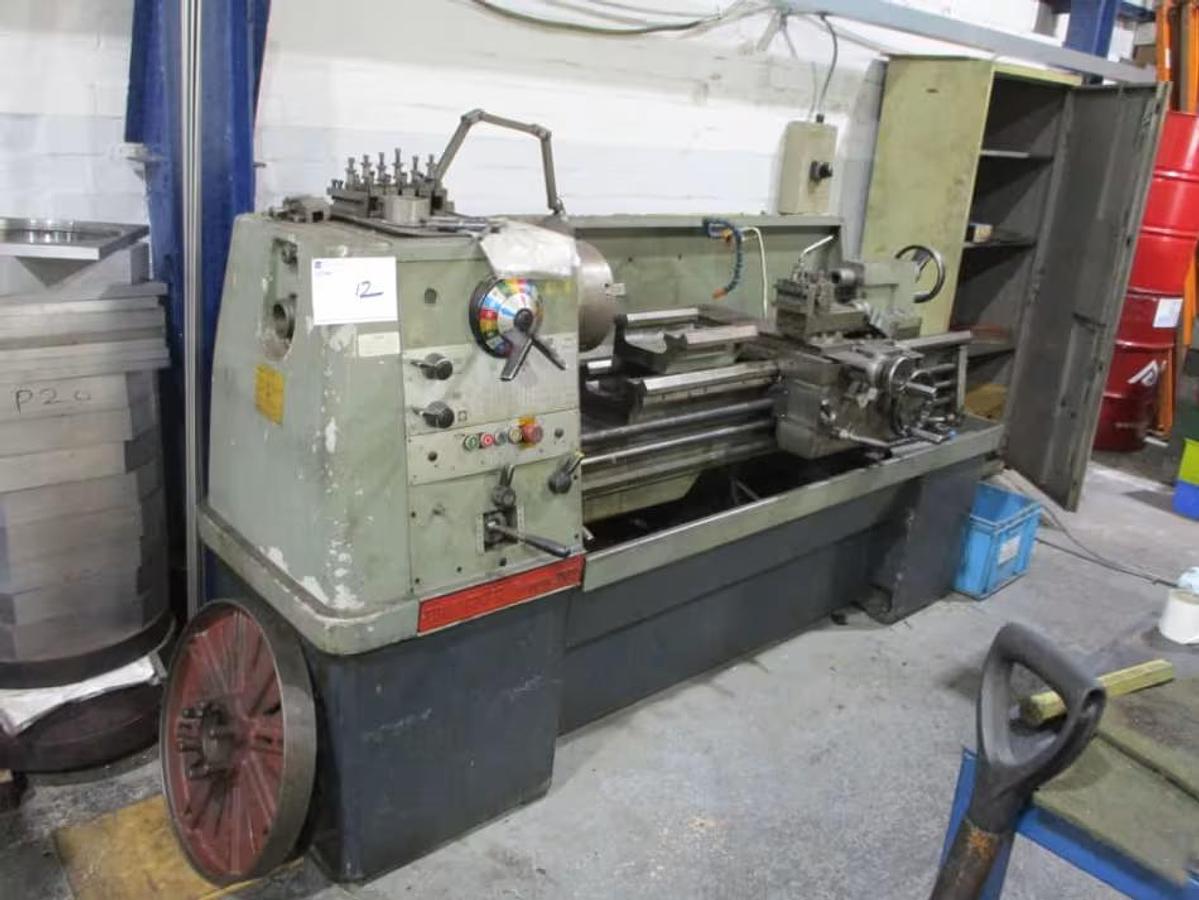 Used COLCHESTER TRIUMPH 2000 15" x 50" GAP BED CENTRE LATHE