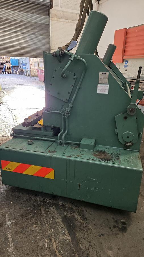 Used PEARSON 10ft x 3/8” (3048mm x 10mm) Capacity Hydraulic Swing Beam Guillotine Shear.