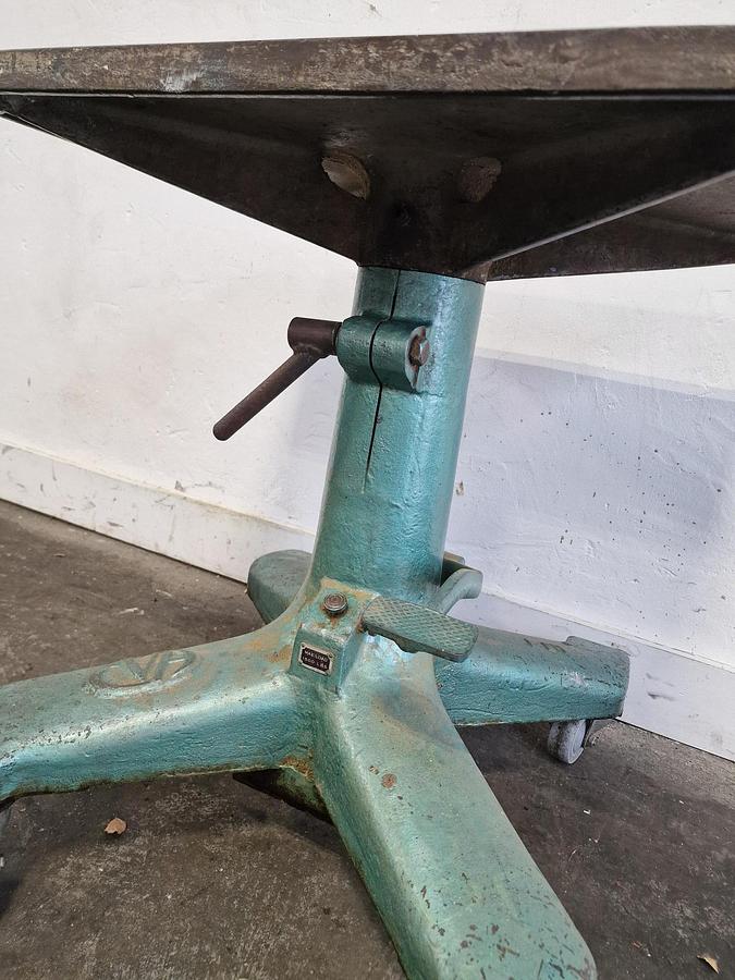 Used CVA HYDRAULIC LIFT TABLE