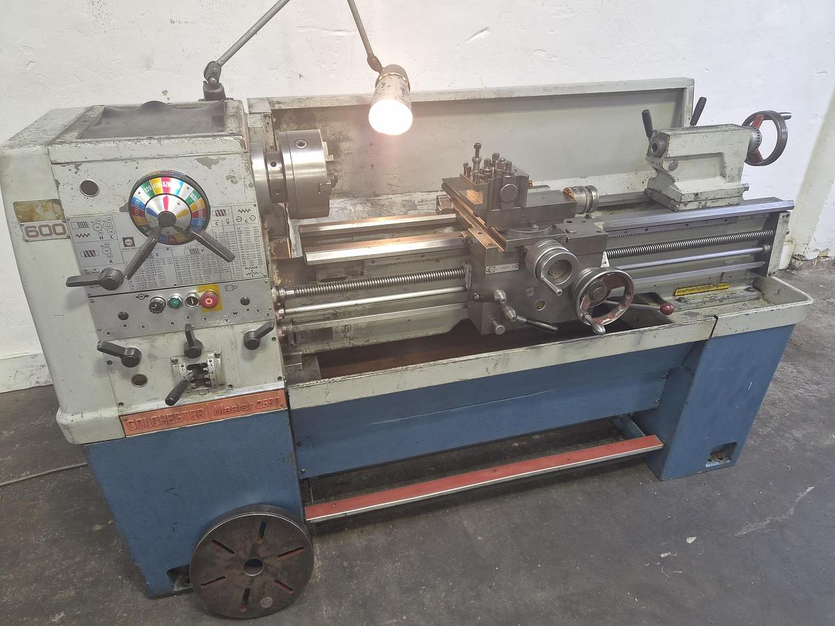 Used COLCHESTER MASTER 2500 13" x 40" GAP BED CENTRE LATHE