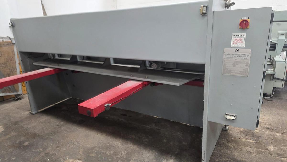 Used 1999 EDWARDS PEARSON VR 3070mm x 6.5mm Capacity Hydraulic Variable Rake Guillotine Shear