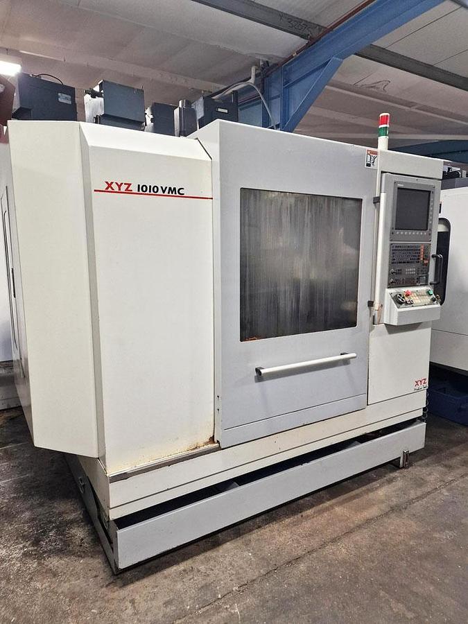 Used 2005 XYZ 1010 VERTICAL MACHINING CENTRE