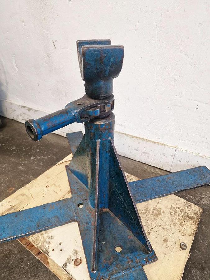 Used UNKNOWN AXLE STANDS