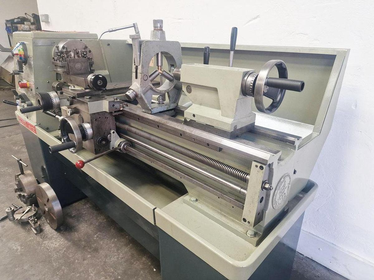 Used COLCHESTER MASTER 2500 13" x 40" GAP BED CENTRE LATHE