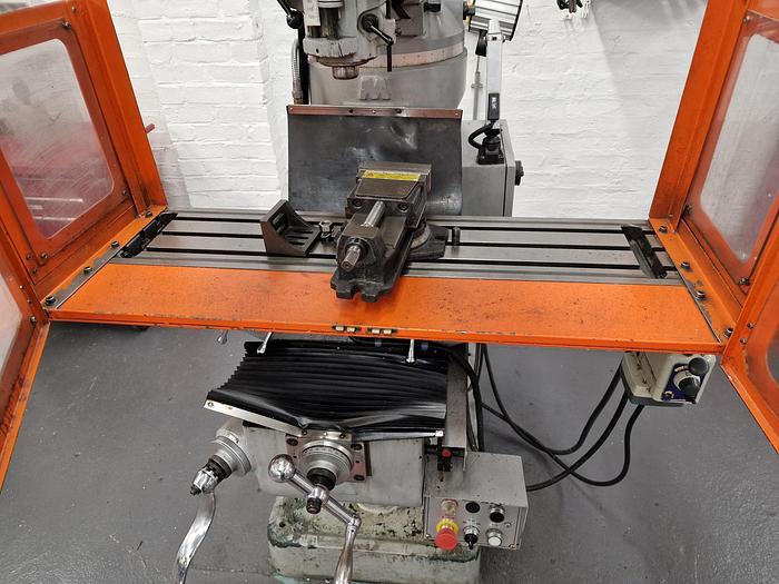 Used LILIAN 2VS TURRET MILLER