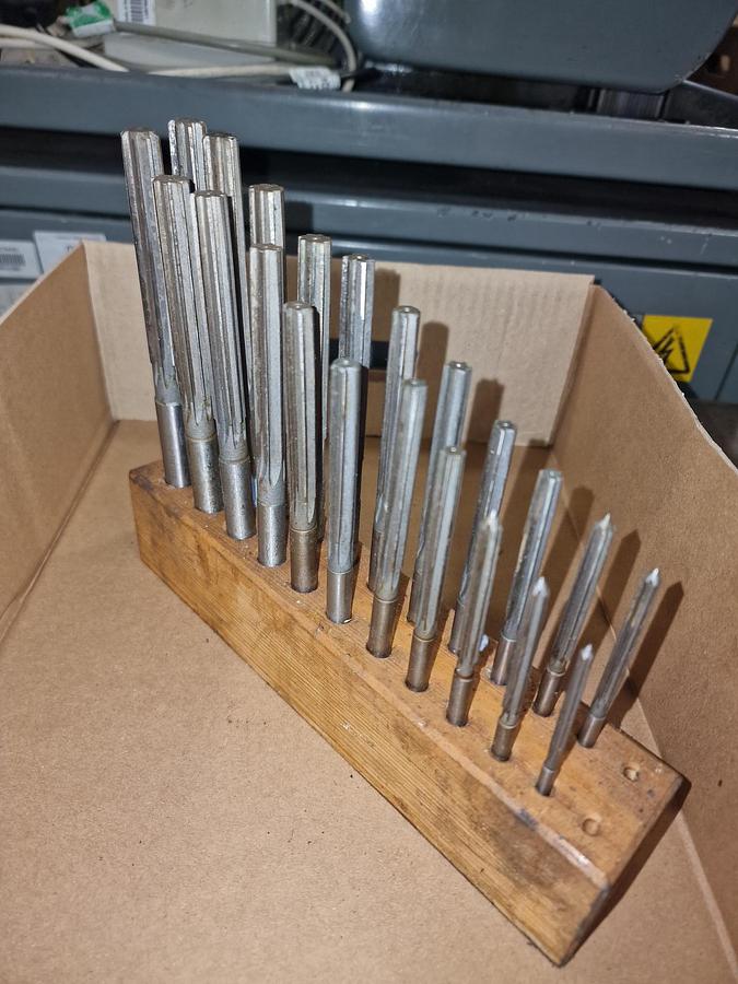 Used UNKNOWN HSS HAND REAMERS