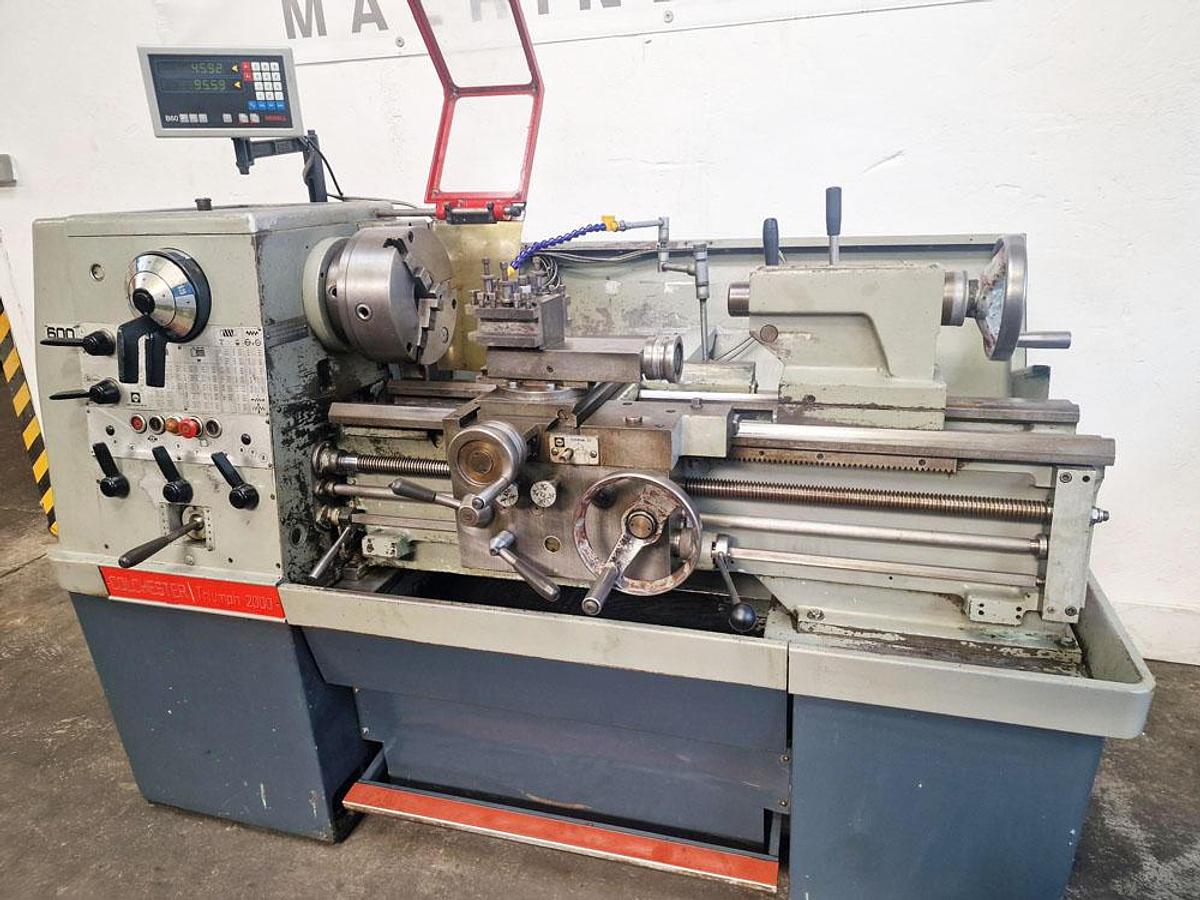 Used COLCHESTER TRIUMPH 2000 15" x 30" GAP BED CENTRE LATHE