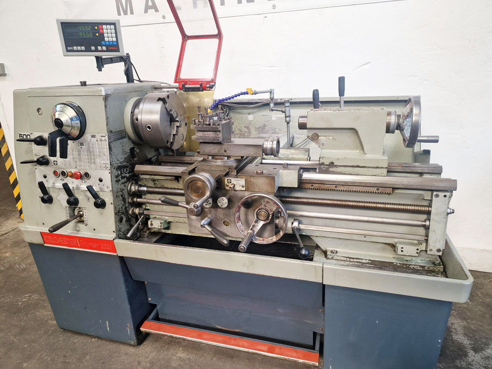 Used COLCHESTER TRIUMPH 2000 15" x 30" GAP BED CENTRE LATHE