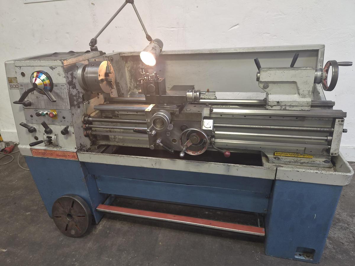 Used COLCHESTER MASTER 2500 13" x 40" GAP BED CENTRE LATHE