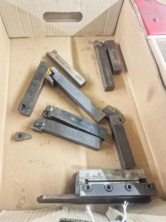 Used UNKNOWN TIPPED TURNING TOOLS