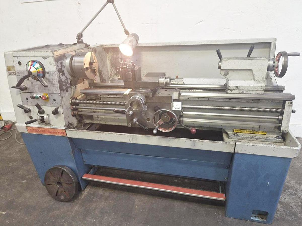 Used COLCHESTER MASTER 2500 13" x 40" GAP BED CENTRE LATHE
