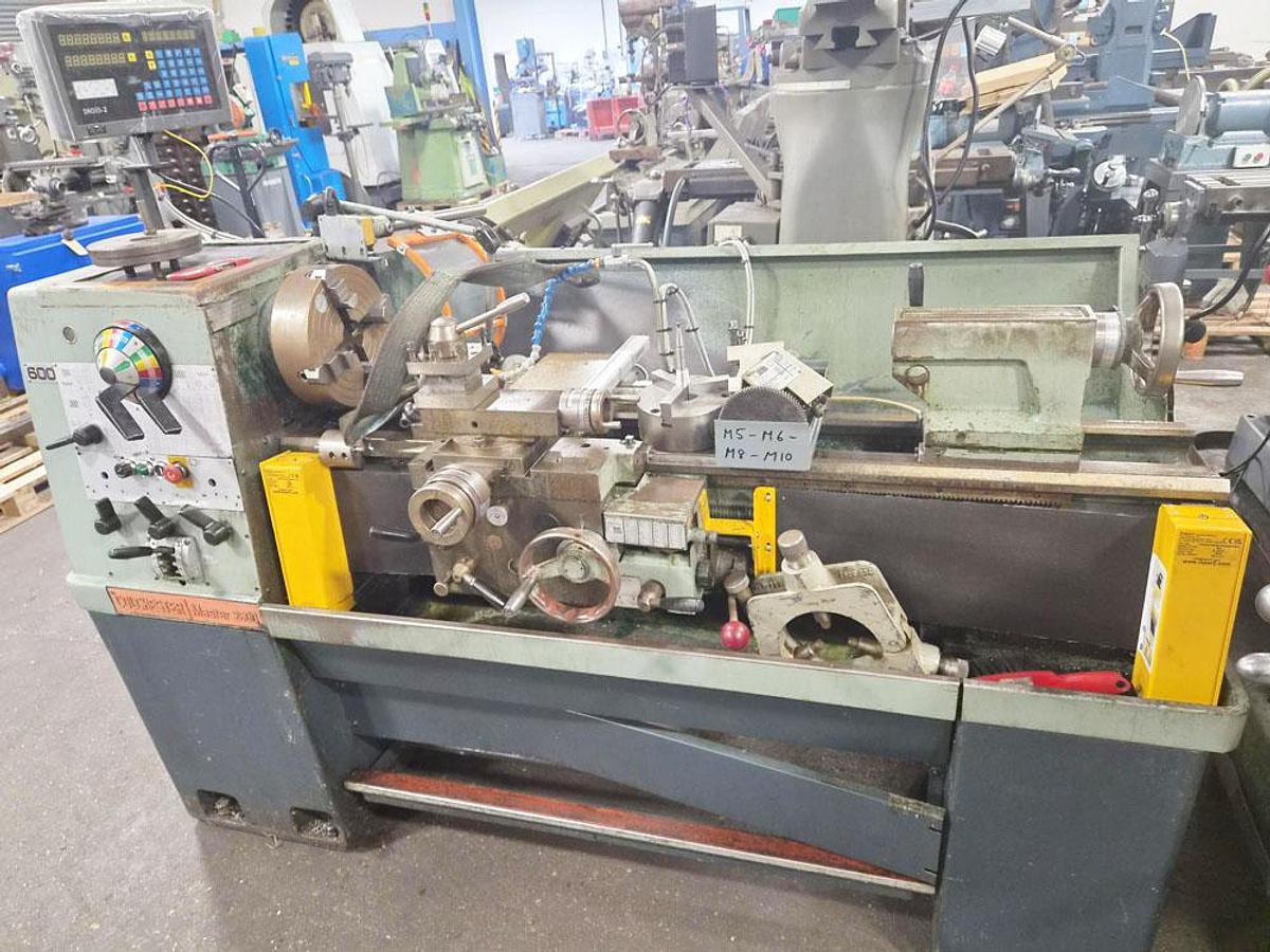 Used COLCHESTER MASTER 2500 13" x 40" GAP BED CENTRE LATHE