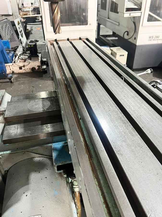 Used CINCINNATI MILACRON  207 MK VERTICAL MILL