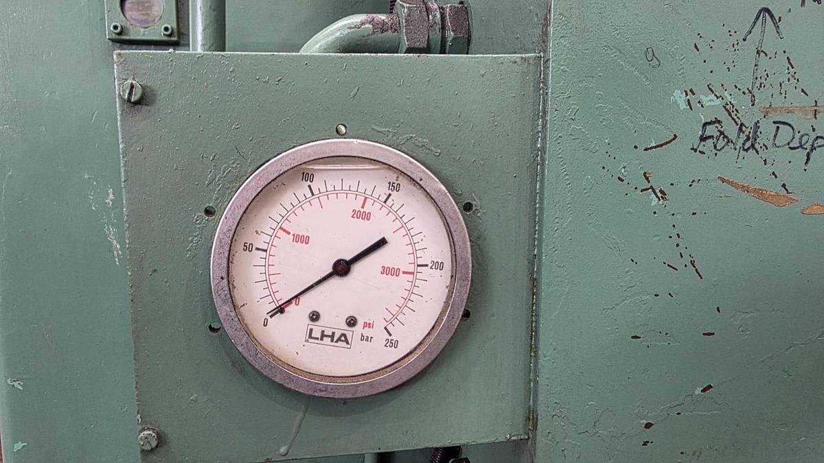 Used PEARSON 50 Ton x 2500mm Hydraulic Downstroke Press Brake