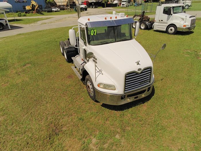 Used 2007 MACK CXN 613