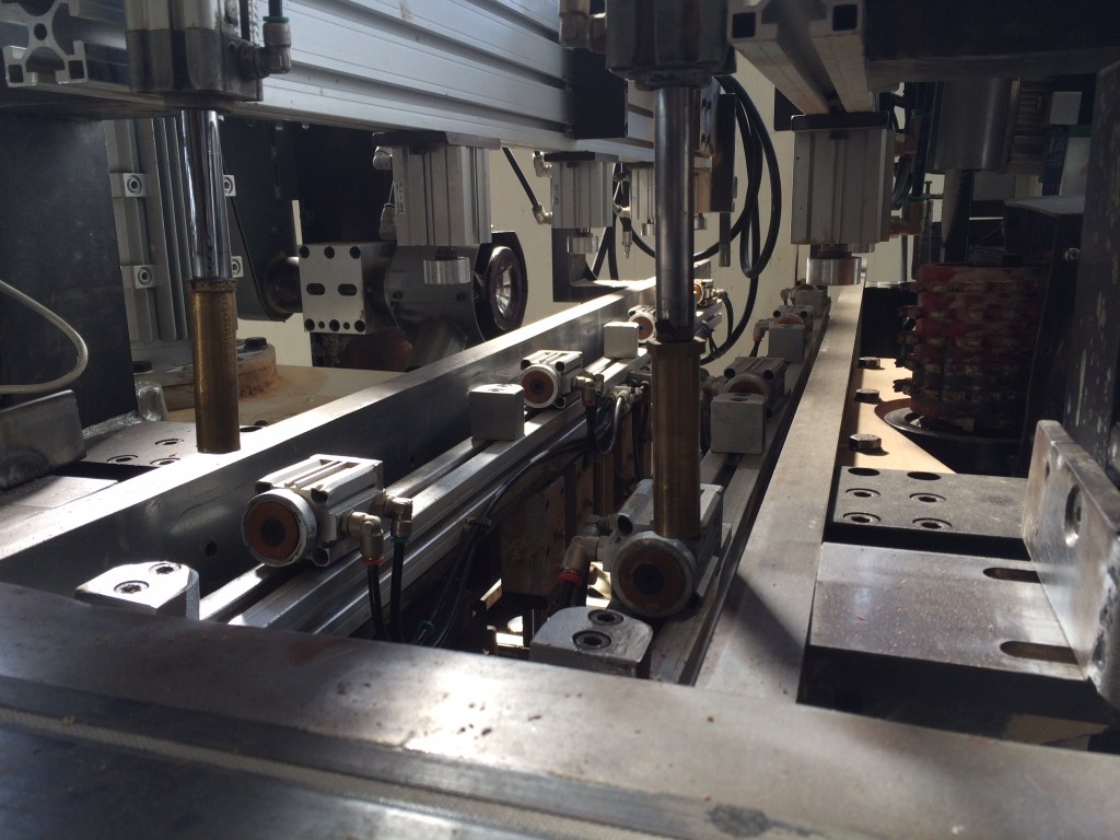 Usato 2008 Fresatrice Levigatrice Troncatrice per gambe di sedia o elementi simili