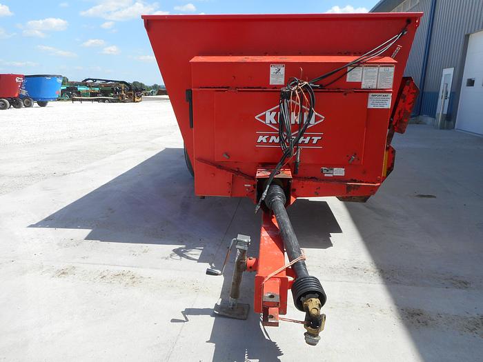 Used KUHN KNIGHT 8124