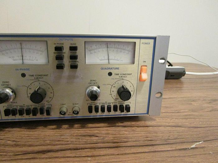 Used EG & G PRINCETON APPLIED RESEARCH MODEL 5204 LOCK-IN ANALYZER