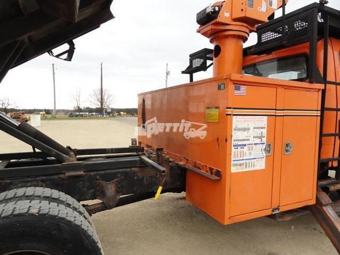 Used 2011 FREIGHTLINER BUSINESS CLASS M2 106