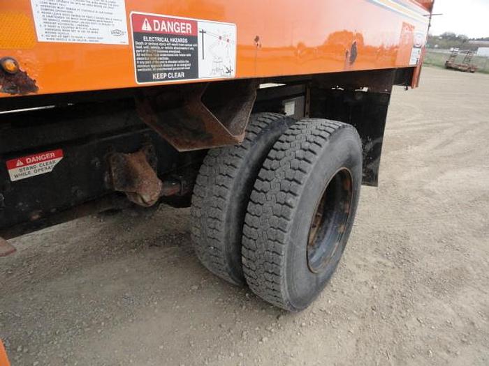 Used 2011 FREIGHTLINER BUSINESS CLASS M2 106