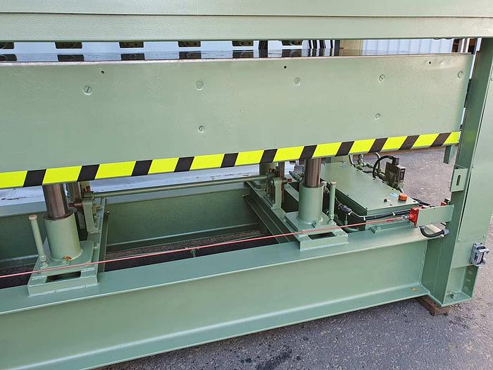Used 1984 Höfer Austria Höfer solid wood moulding and veneer press MHP 50